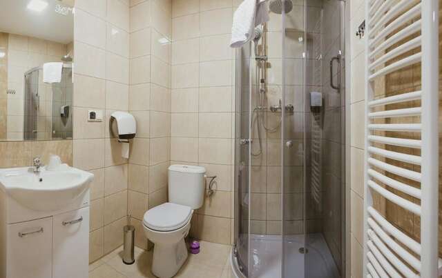 Отель Hotel Dąbrowski Освенцим-16