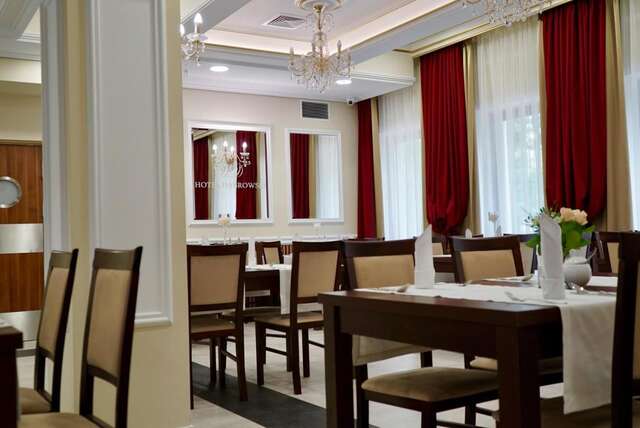Отель Hotel Dąbrowski Освенцим-36