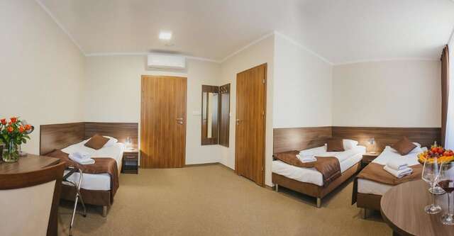 Отель Hotel Dąbrowski Освенцим-42
